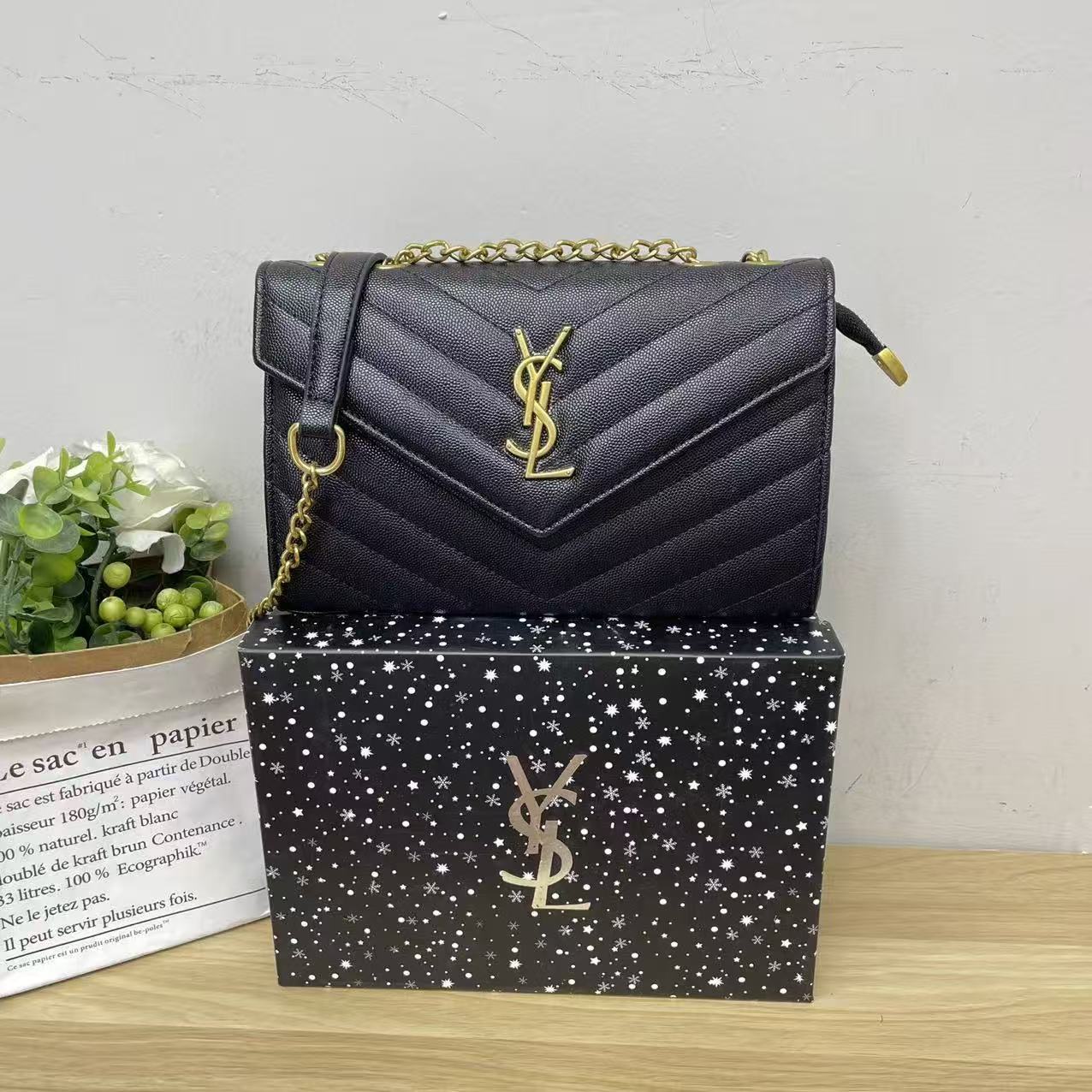 a34066a1a140a0428de64d7bac365509 Saint Laurent Envelope Medium Quilted Leather Chain Bag - Image 1